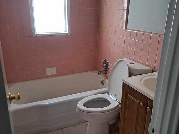 5th image of 246 Parkridge Ave Floor 2