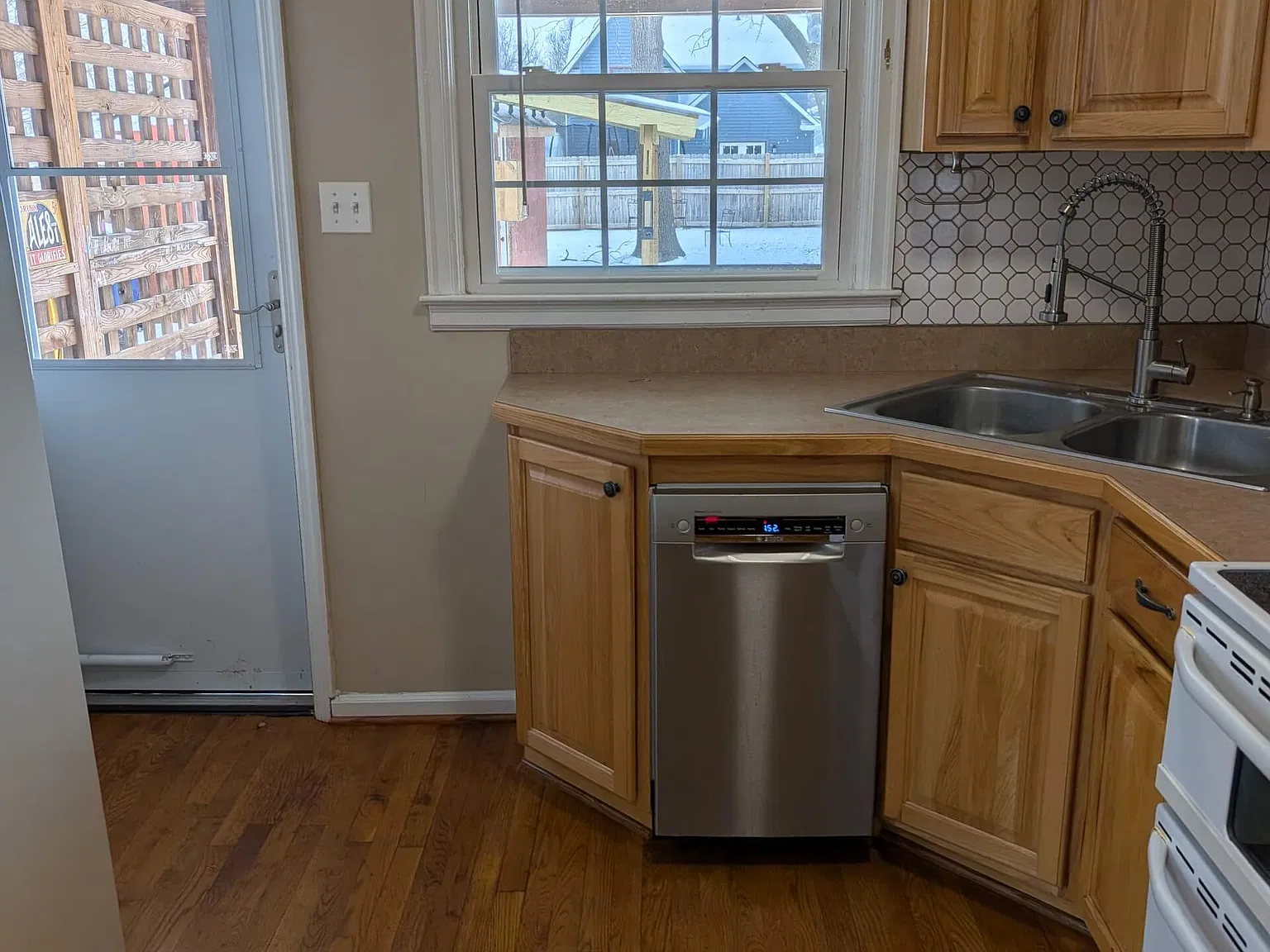 3 bed, 1.5 bath, 1247 sqft, $1,990 — Photo 4