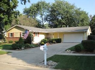 2206 Glenoak Dr, Champaign, IL