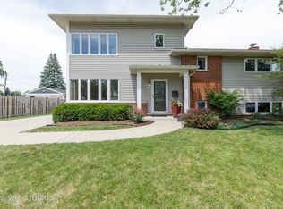 604 Elderberry Ln, Mount Prospect, IL