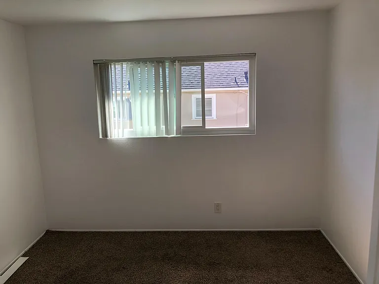 2611 Voorhees Ave #E — Photo 13
