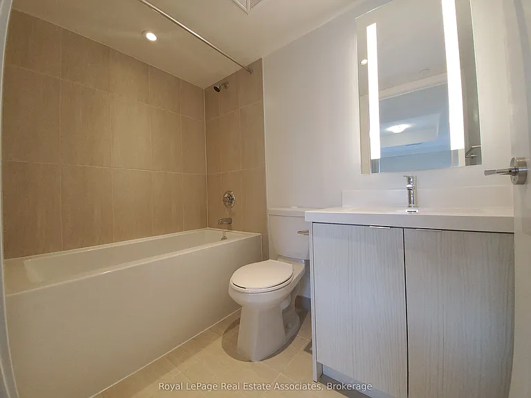 5 Mabelle Ave #1427 — Photo 6