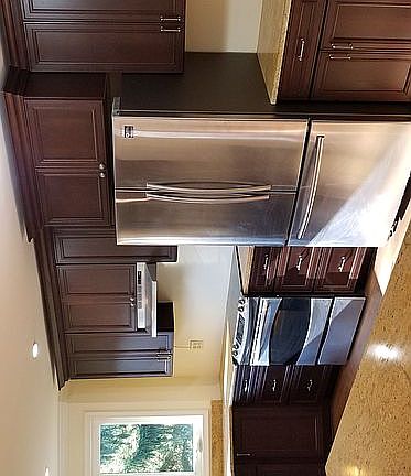 Granite Countertops and StainlessAppliances