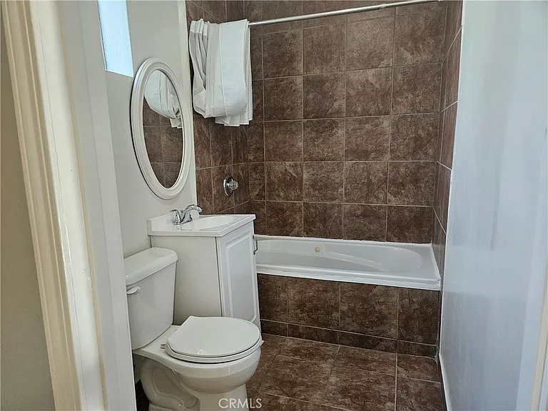 964 Cypress Ave — Photo 9
