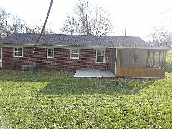 4th image of 112 Saint Charles Ct
