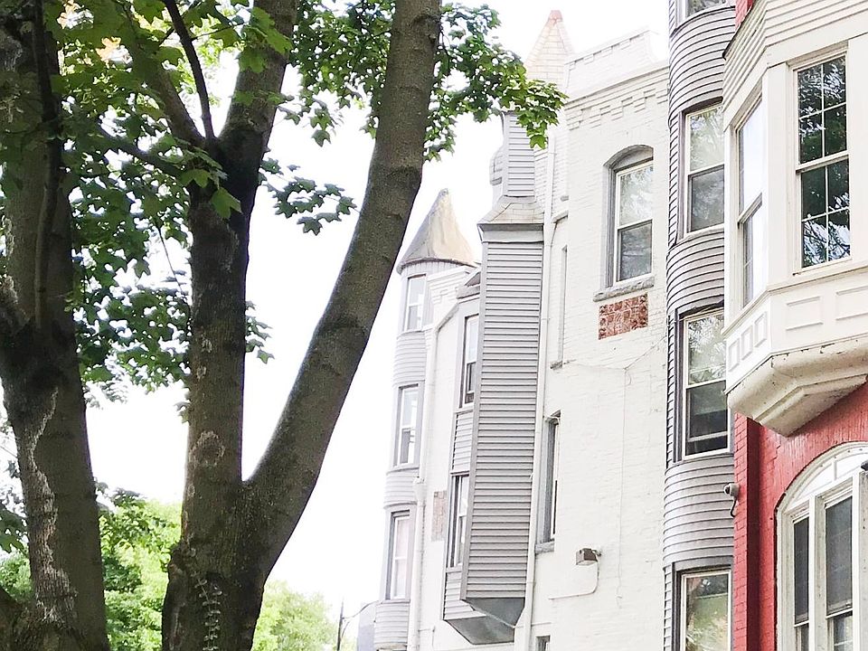 1st image of 240 Richmond Ave #13