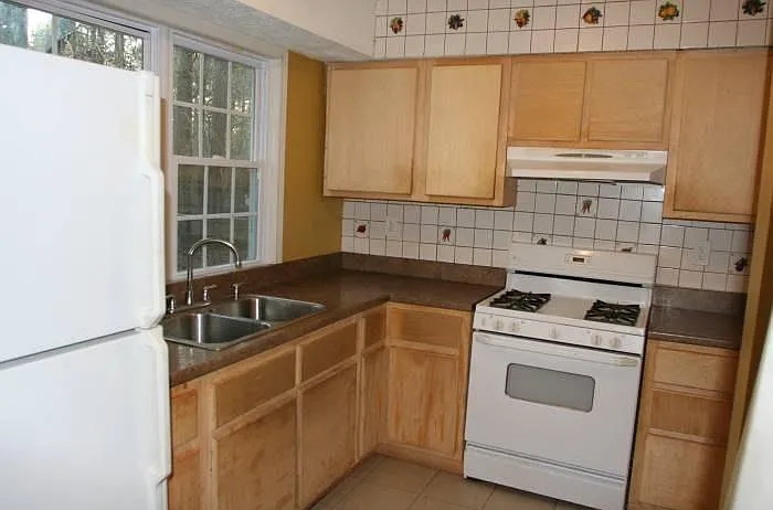 lots of cabinet space