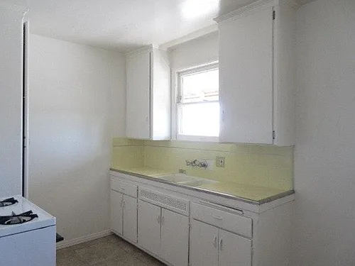 1410 N Kenmore Ave #6 Photo 1