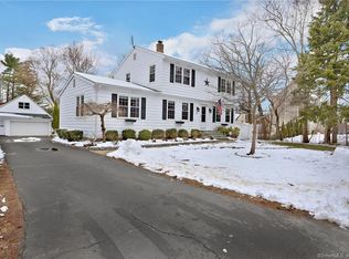 7 Washington St, Trumbull, CT 06611