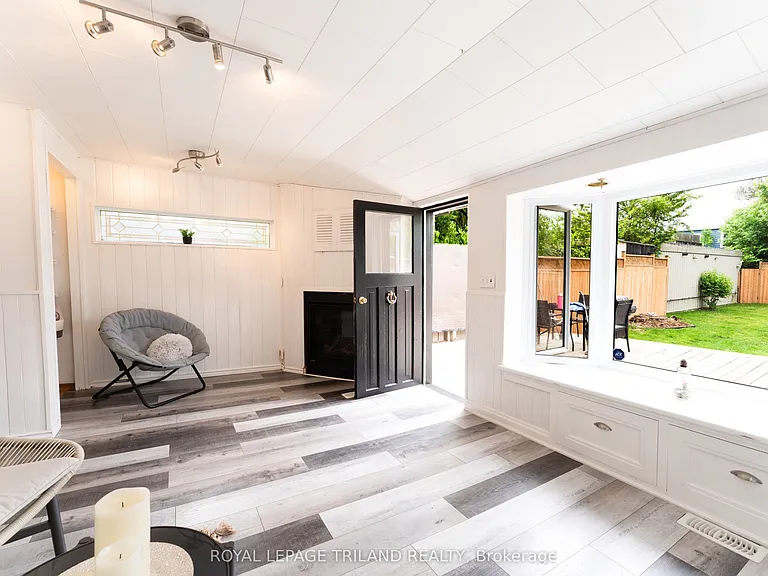 326 Smith St — Photo 15