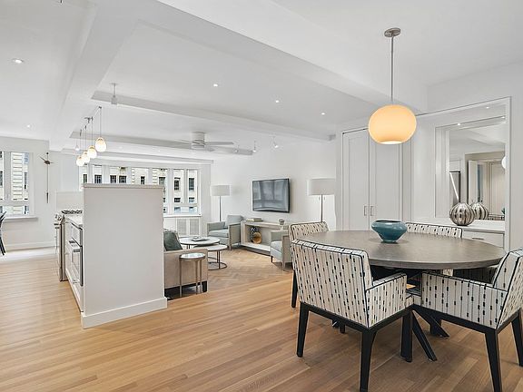 3rd image of 333 W 57th St APT 610