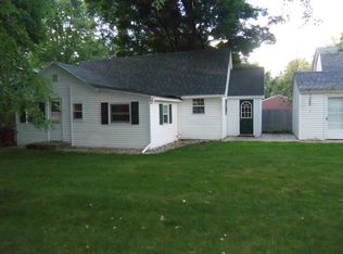 322 Jersey St, Plainwell, MI 49080
