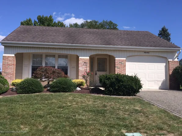 19 Marlow Ave, Manchester, NJ 08759