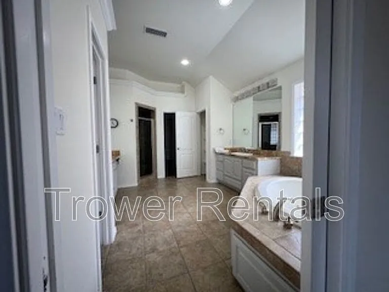 8104 San Antonio St — Photo 63