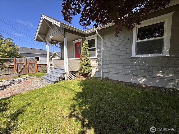 4th image of 1022 Rockefeller Avenue