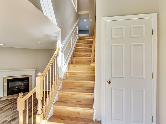 3rd image of 4079 Fountainside Ln