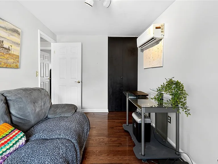 8237 Mantova Dr — Photo 28