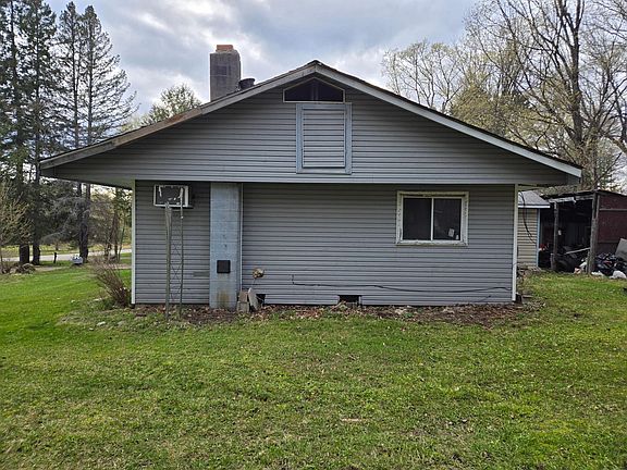 5th image of 2372 Strong Rd
