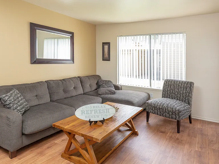 California Place Apartments — Photo 8