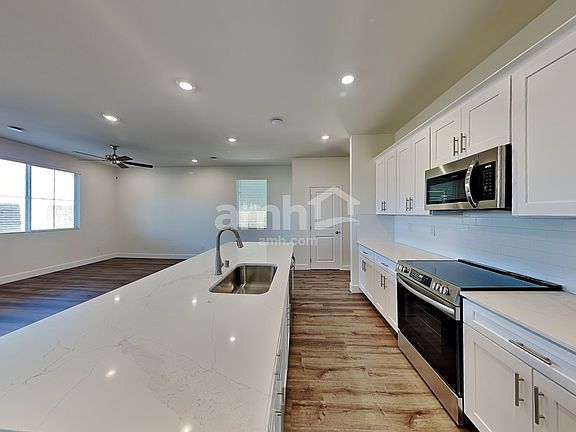 4th image of 10128 Cathedral Spires Ave