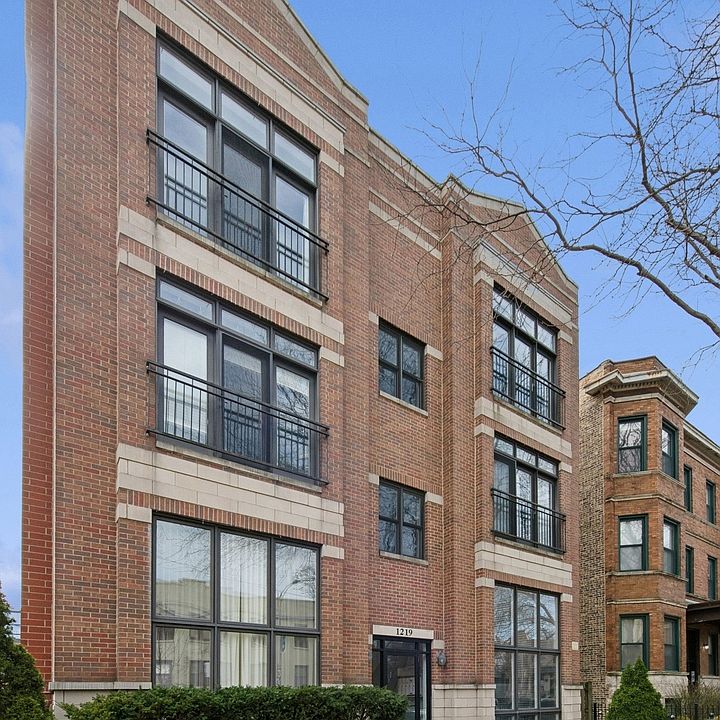 1st image of 1219 W Foster Ave APT 3E