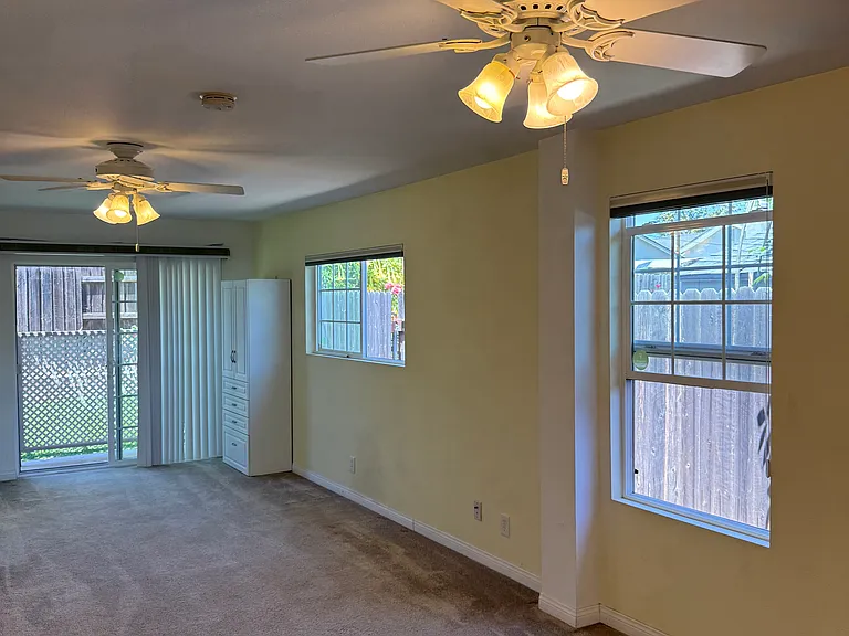 891 Rosewood Ave — Photo 27