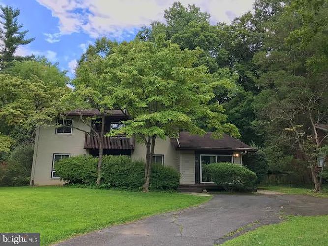 1st image of 7033 Barkwater Ct