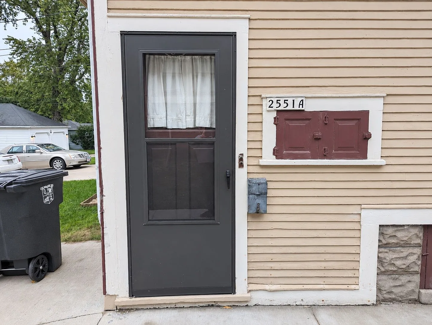 2 bed, 1.0 bath, 800 sqft, $1,445 — Photo 2