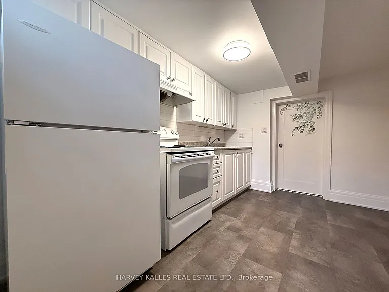 42 Glencairn Ave #BASEMENT — Photo 8