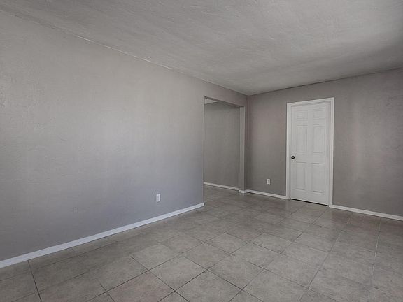 5th image of 803 W Calle Margarita