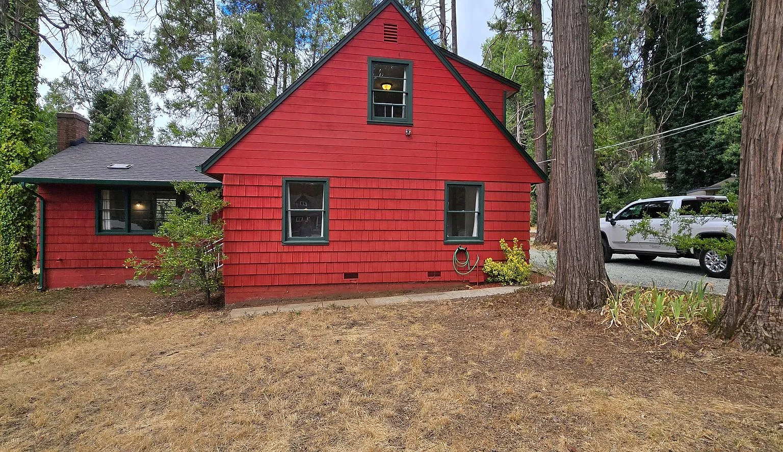 4-bedroom, 2-bath home in Cedar Ridge — Photo 1