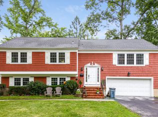 9 Beaver Lndg, Harrison, NY 10528
