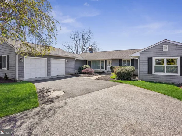 37 N Lakeside Dr W, Medford, NJ 08055