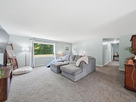 4th image of 5556 W Sanborn Rd