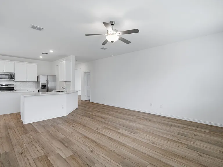1312 Pistachio Dr — Photo 3