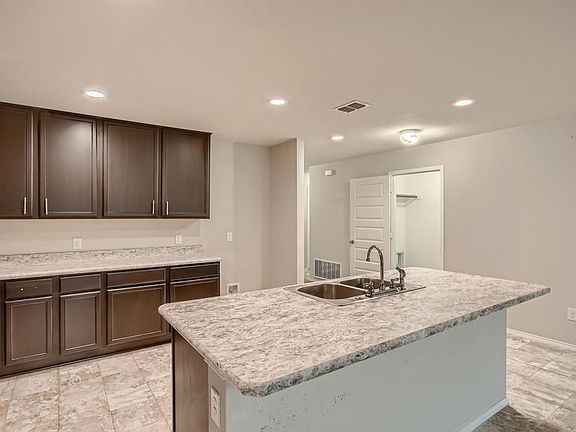 4th image of 6224 Jackstaff Dr