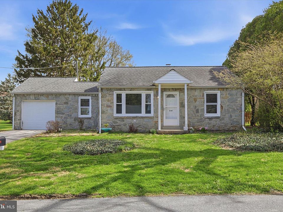 1st image of 319 Dahlia Rd