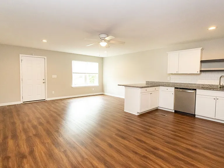 2106 Duncan Ave #102 — Photo 6