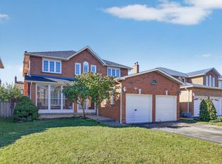 15 Hedgerow Ave, Brampton, ON L6Y3C4