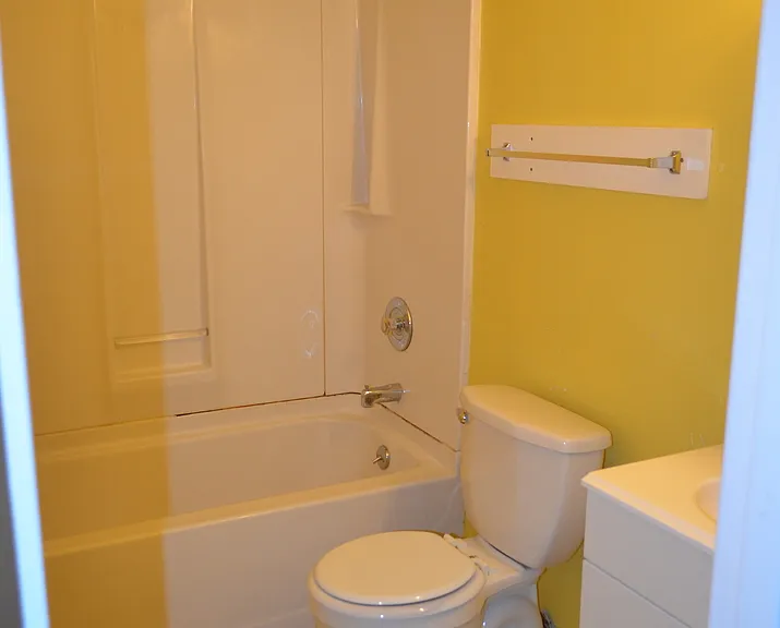 201-203 Maple Grove Way — Photo 5