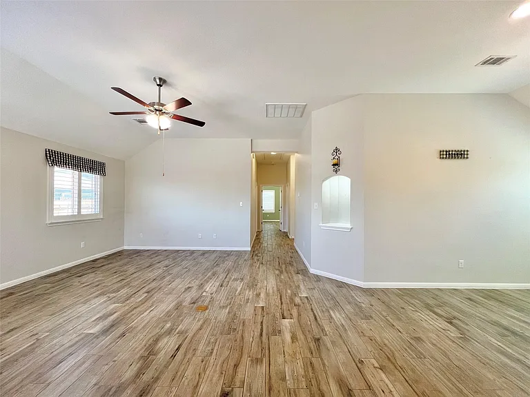 401 Arabian Colt Dr — Photo 5
