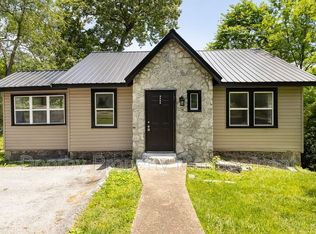 1812 John Ross Rd, Chattanooga, TN 37412