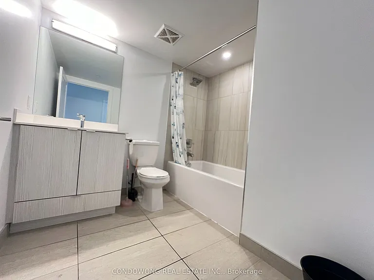 225 Village Green Sq #1905 — Photo 5
