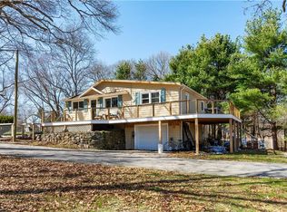 21 Walton Ave, Warwick, RI 02886