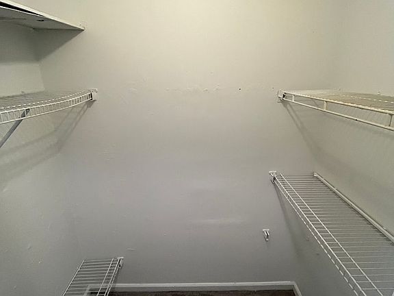 4th image of 966 Fairfax Pl