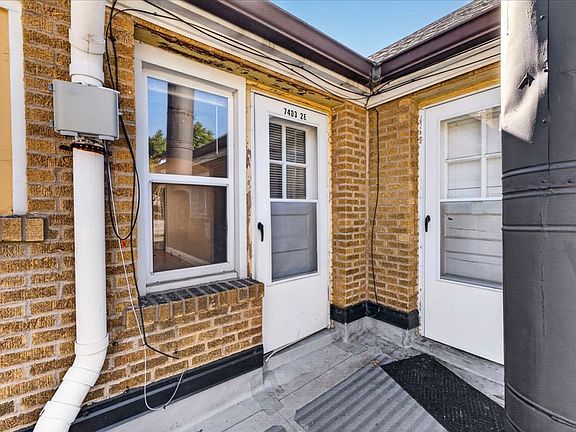 5th image of 7403 Pershing Ave #2E