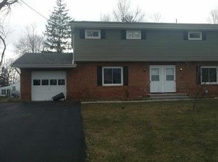 6389 Wells Dr, East Syracuse, NY 13057
