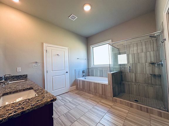 3rd image of 4055 Sierra Knolls Ct