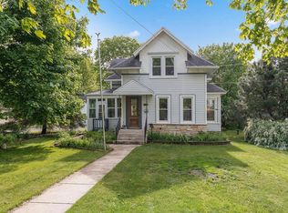 306 4th St, Prairie Du Sac, WI 53578