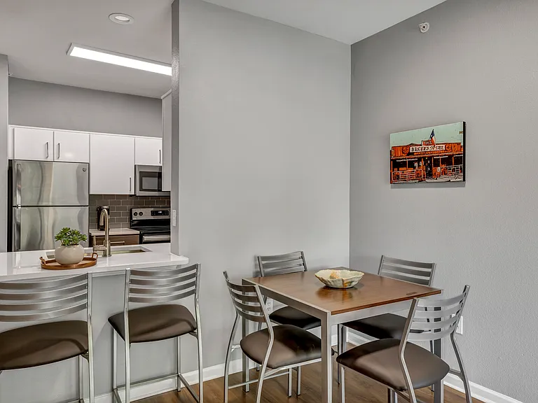 The Quarters Sterling House (Student Housing - Rent by the Bed) — Photo 54